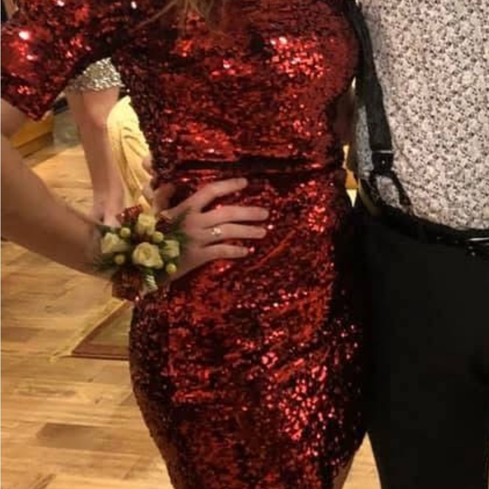 Alice + Olivia Red Sequin Puff Sleeve Bodycon Dress - Picture 4 of 4